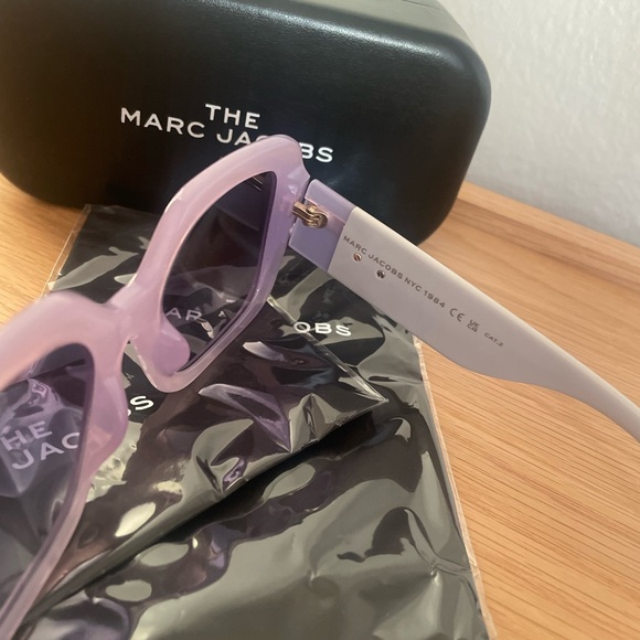 SALE!!Marc jacobs sunglasses - Picture 5 of 6
